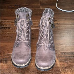 Cliffs by white mountain combat boots